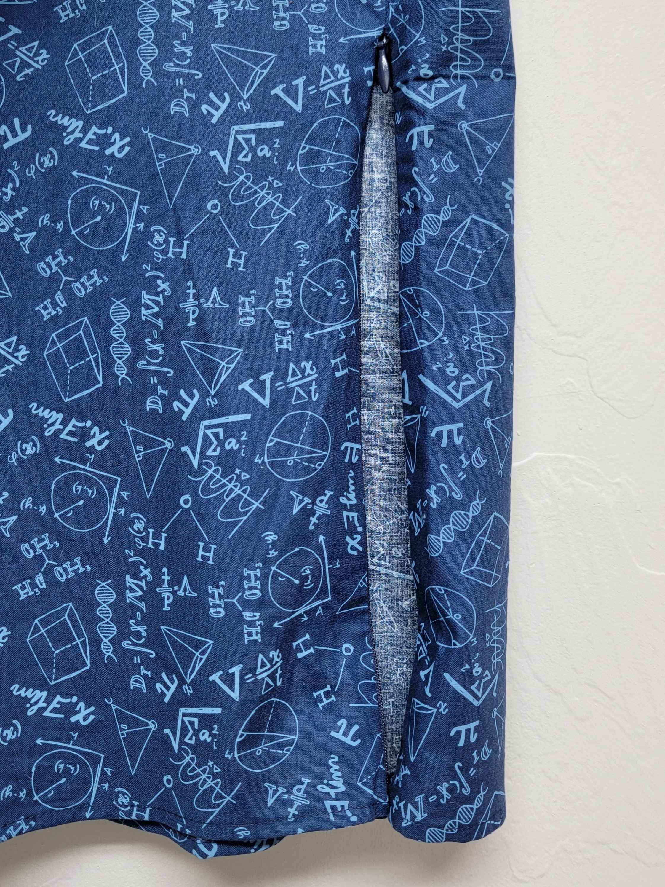 Retrolicious Modcloth Blue Math Geek Nerd School Neck Tie Sleeveless Blouse 3x — image 6 of 7